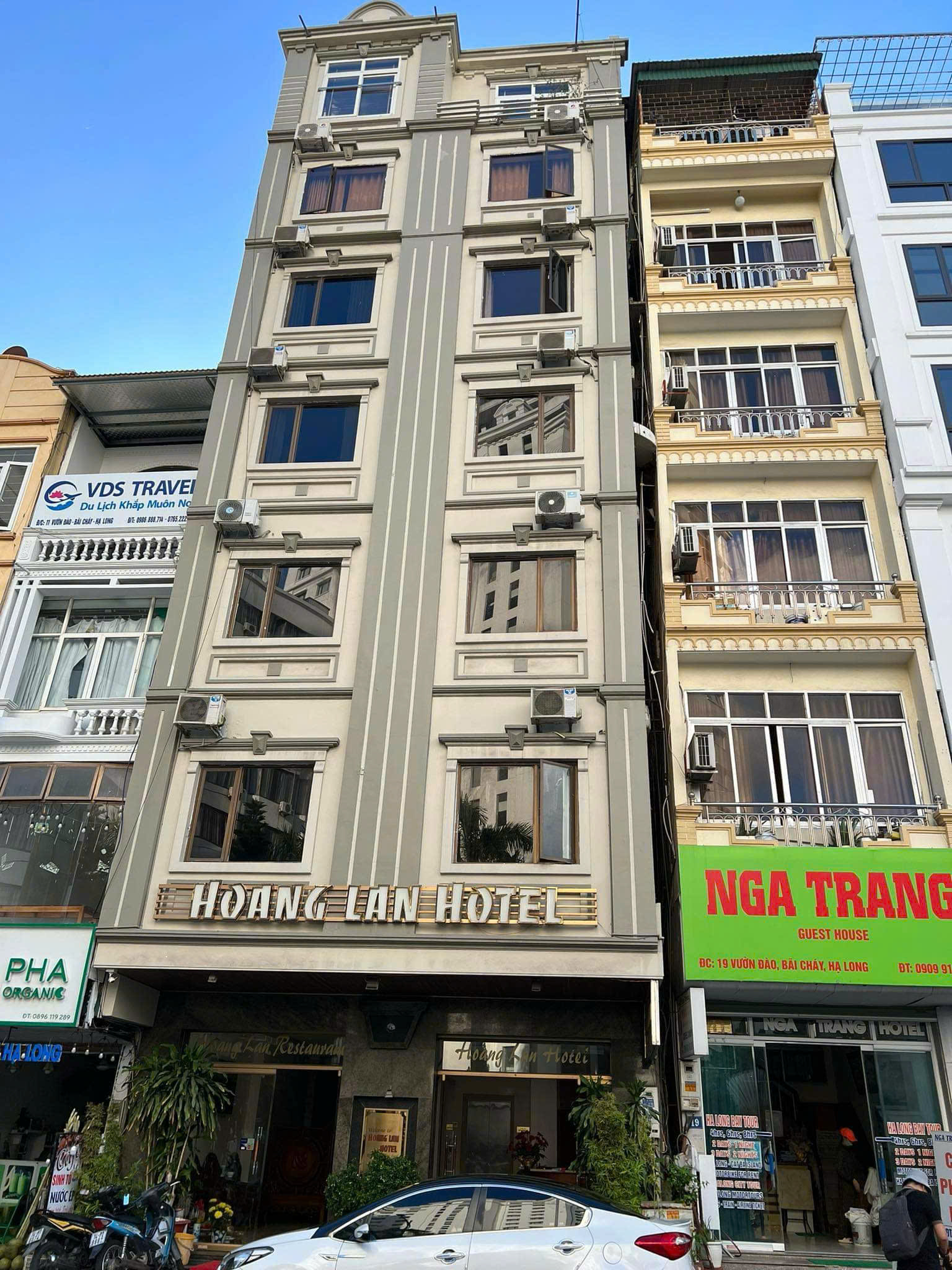 Khách sạn Hoàng Lan 15 17 Vườn Đào gần cổng Sun World Hạ Long Quảng Ninh